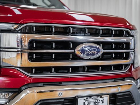 Used 2022 Ford F150 Lariat image 11