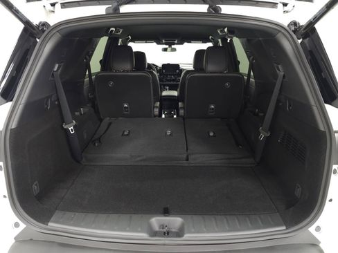 Used 2025 Nissan Pathfinder Rock Creek AWD/4WD image 8