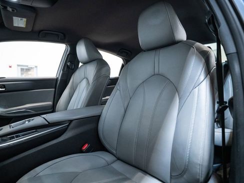 Certified 2021 Toyota Avalon XLE FWD image 6