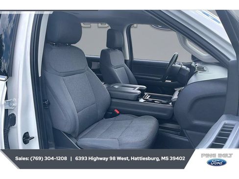 Used 2025 Ford Expedition Max Active AWD/4WD image 6