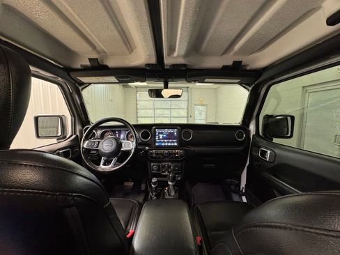 Used 2020 Jeep Gladiator Overland AWD/4WD image 21