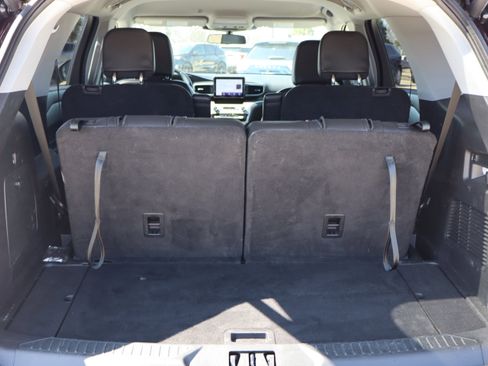 Used 2022 Ford Explorer XLT w/ Equipment Group 202A image 31