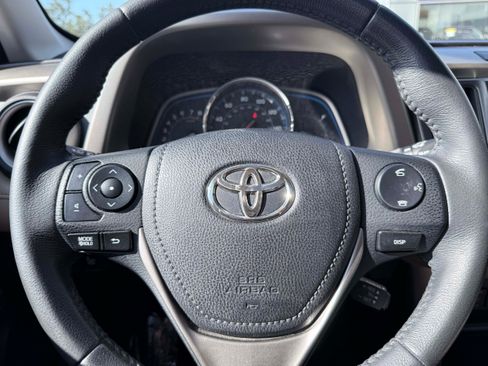Used 2014 Toyota RAV4 Limited w/ Technology Package AWD/4WD image 19