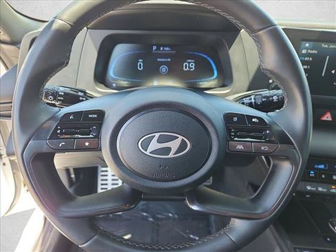 Used 2025 Hyundai Elantra Sport FWD image 13