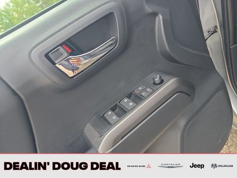 Used 2023 Toyota Tacoma TRD Off-Road w/ Technology Package AWD/4WD image 12