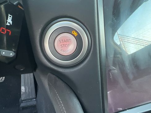 Used 2012 Nissan 370Z Roadster image 27