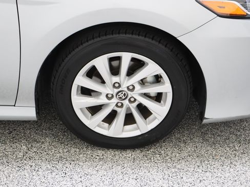 Used 2024 Toyota Camry LE FWD image 5