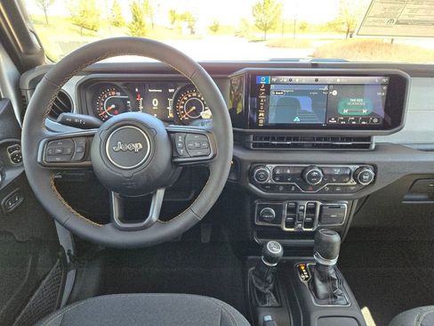 Used 2024 Jeep Gladiator Sport image 18