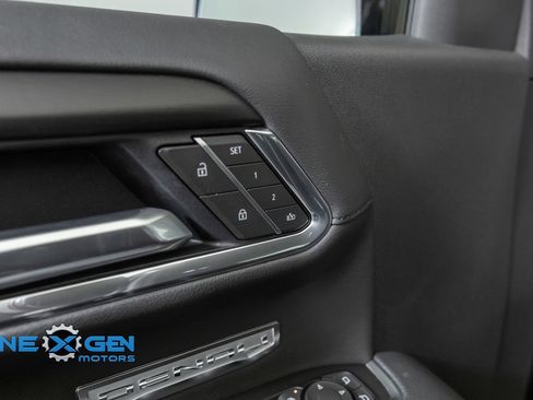 Used 2025 GMC Sierra 1500 Denali w/ Technology Package AWD/4WD image 13