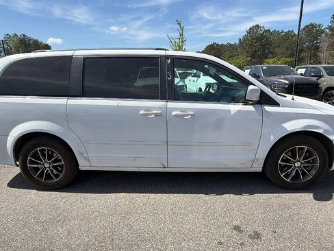 Used 2016 Dodge Grand Caravan SXT FWD image 7