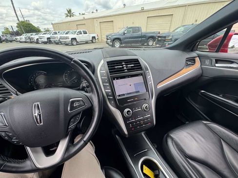 Used 2019 Lincoln MKC Select w/ Select Plus Package AWD/4WD image 25