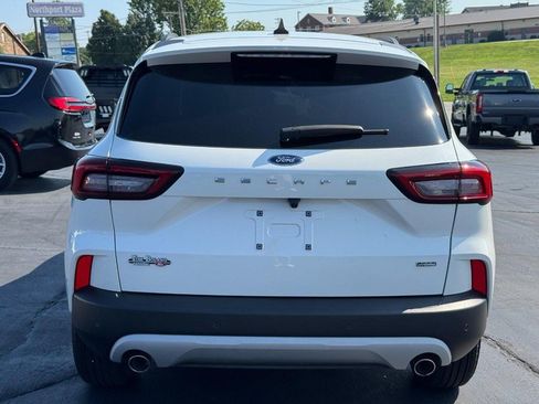 Used 2024 Ford Escape SE FWD image 4