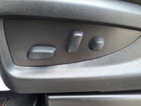 Used 2019 Chevrolet Silverado 1500 LT AWD/4WD image 13