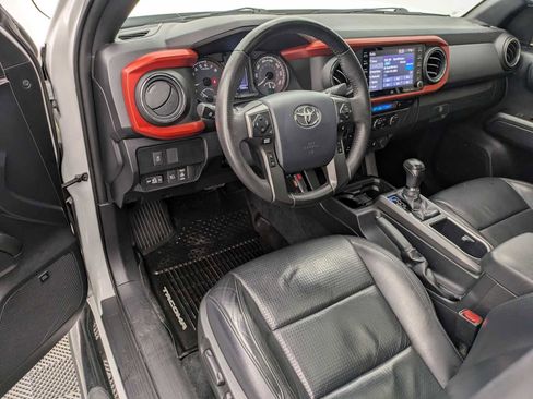 Used 2020 Toyota Tacoma TRD Off-Road w/ TRD Premium Off Road Package image 2