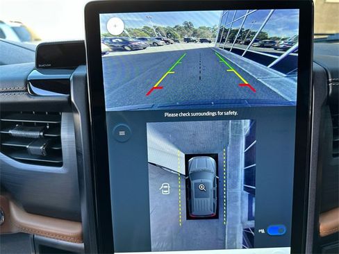 Used 2023 Ford Expedition Platinum image 18