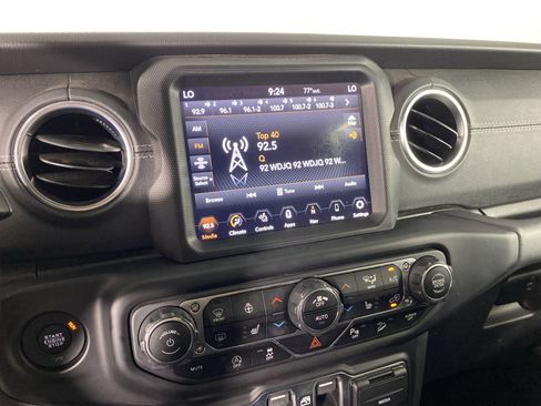 Used 2019 Jeep Wrangler Unlimited Sahara w/ Quick Order Package 24M Moab AWD/4WD image 29