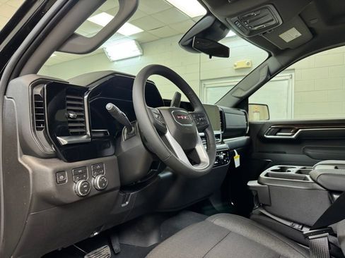 New 2026 GMC Sierra 1500 SLE image 14