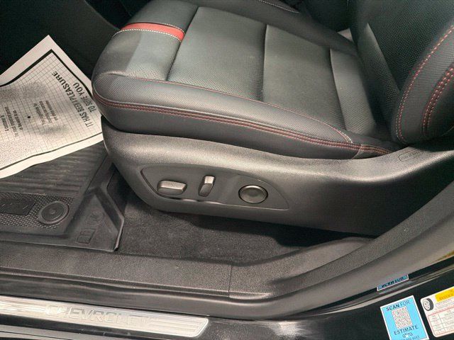 Used 2025 Chevrolet Traverse RS w/ LPO, Floor Liner Package AWD/4WD image 17