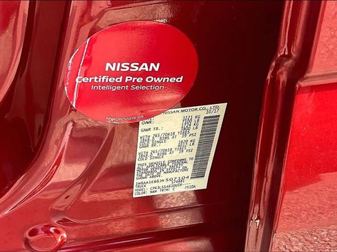 Used 2018 Nissan Titan SV w/ SV Convenience Package RWD image 32