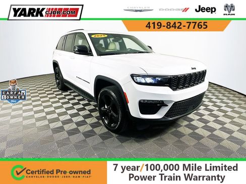 Certified 2025 Jeep Grand Cherokee Limited w/ Black Appearance Package AWD/4WD image 1