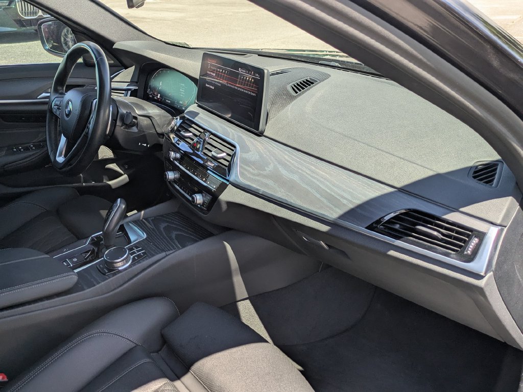Used 2023 BMW 530i w/ Premium Package RWD image 25