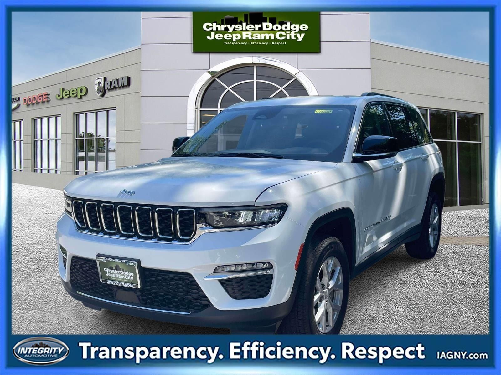 Used 2023 Jeep Grand Cherokee Limited AWD/4WD image 1