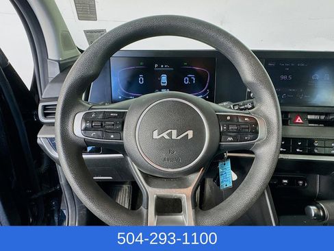 Used 2023 Kia Sportage LX image 11