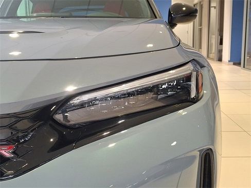 Used 2024 Honda Civic Type R image 9