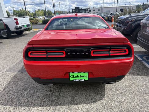 Used 2016 Dodge Challenger SXT Plus RWD image 5