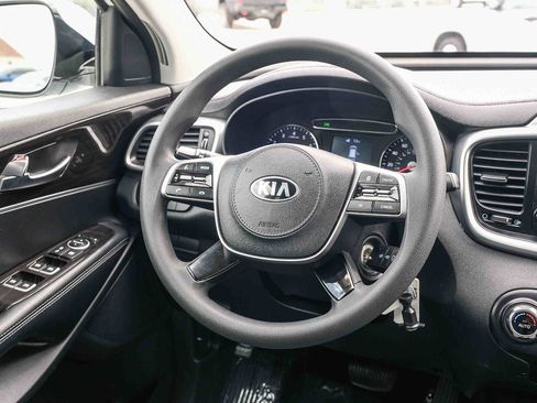 Used 2019 Kia Sorento FWD V6 image 17