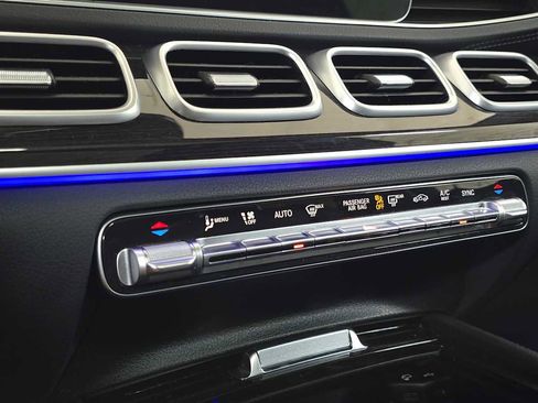 Certified 2022 Mercedes-Benz GLS 450 4MATIC image 33