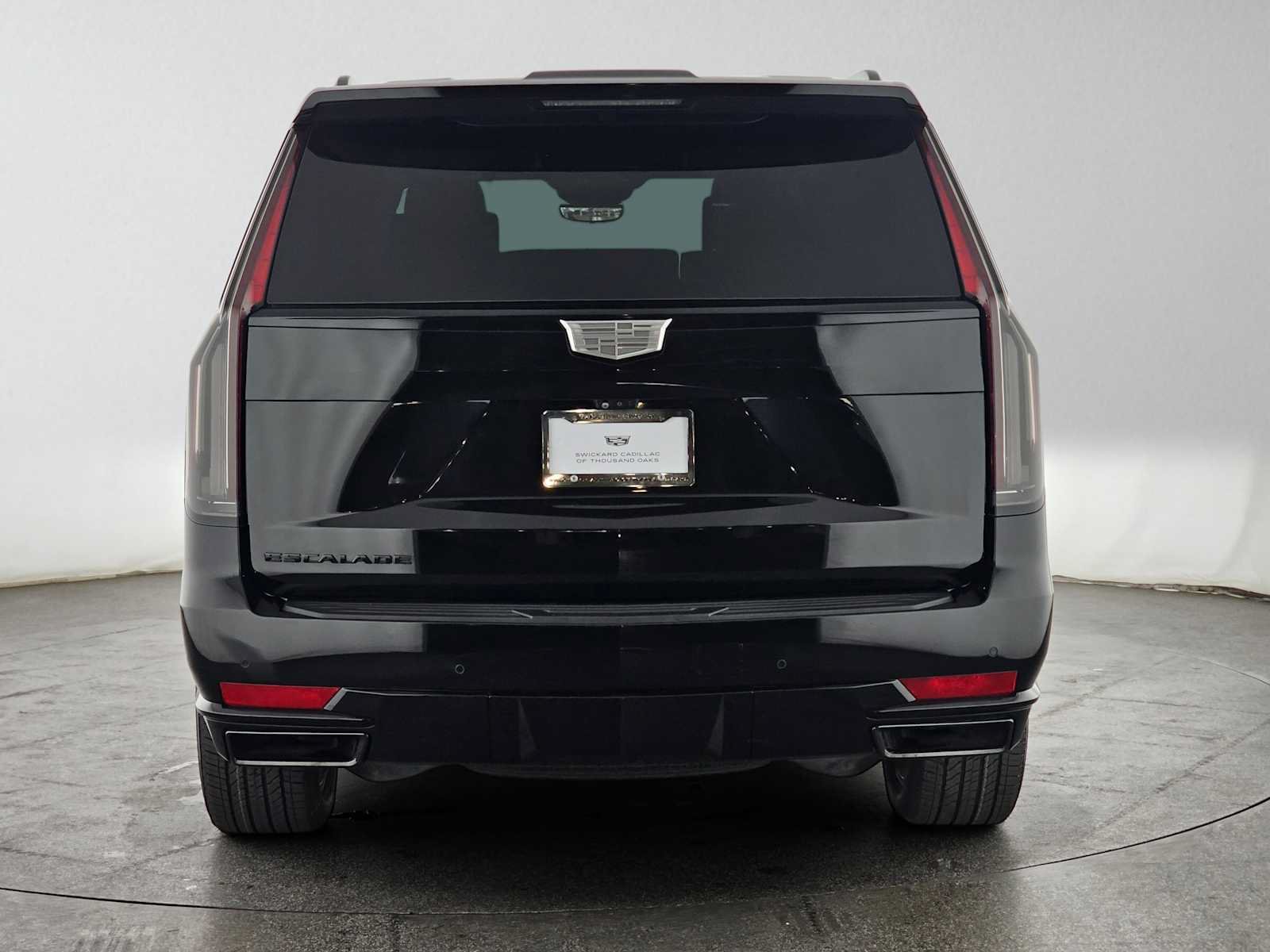 Used 2023 Cadillac Escalade Sport Platinum AWD/4WD image 4