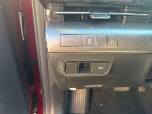 Used 2025 Hyundai Kona SEL image 29