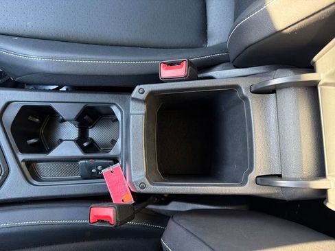 Used 2023 Volkswagen Tiguan SE image 30