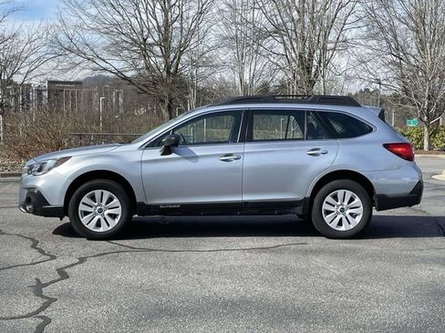 Used 2019 Subaru Outback 2.5i image 2