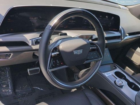 Certified 2026 Cadillac Vistiq Premium Luxury AWD/4WD image 7
