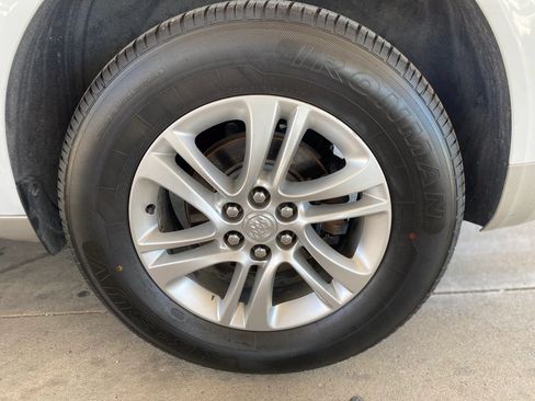 Used 2020 Buick Enclave Essence FWD image 31