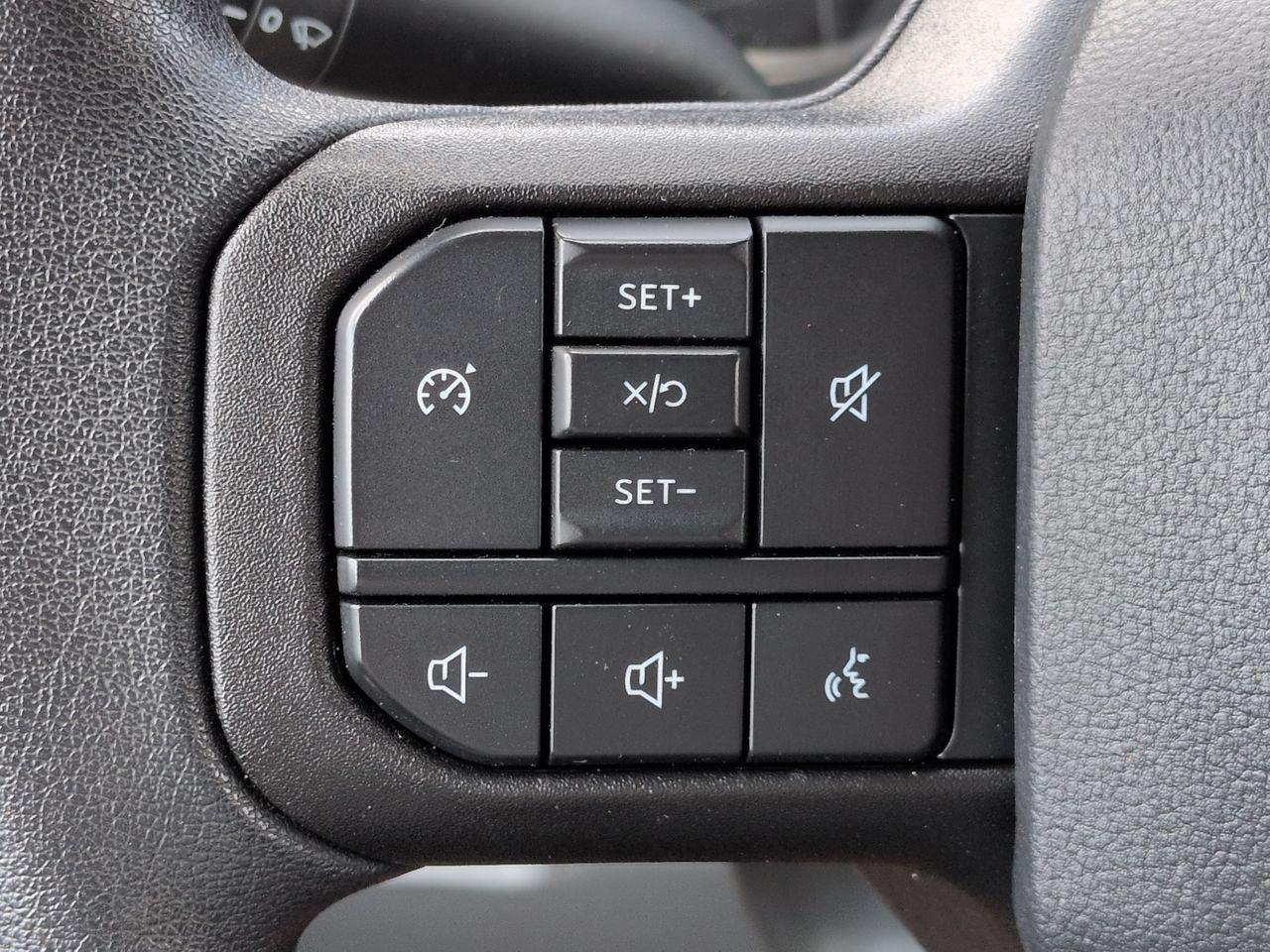 Used 2025 Ford F250 XLT AWD/4WD image 24