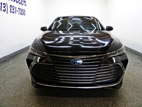 Used 2022 Toyota Avalon Limited w/ Advanced Safety Package FWD image 3