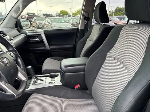 Used 2018 Toyota 4Runner SR5 AWD/4WD image 23
