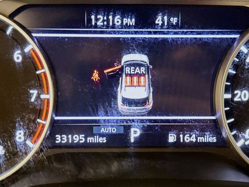 Used 2023 Nissan Rogue S image 19