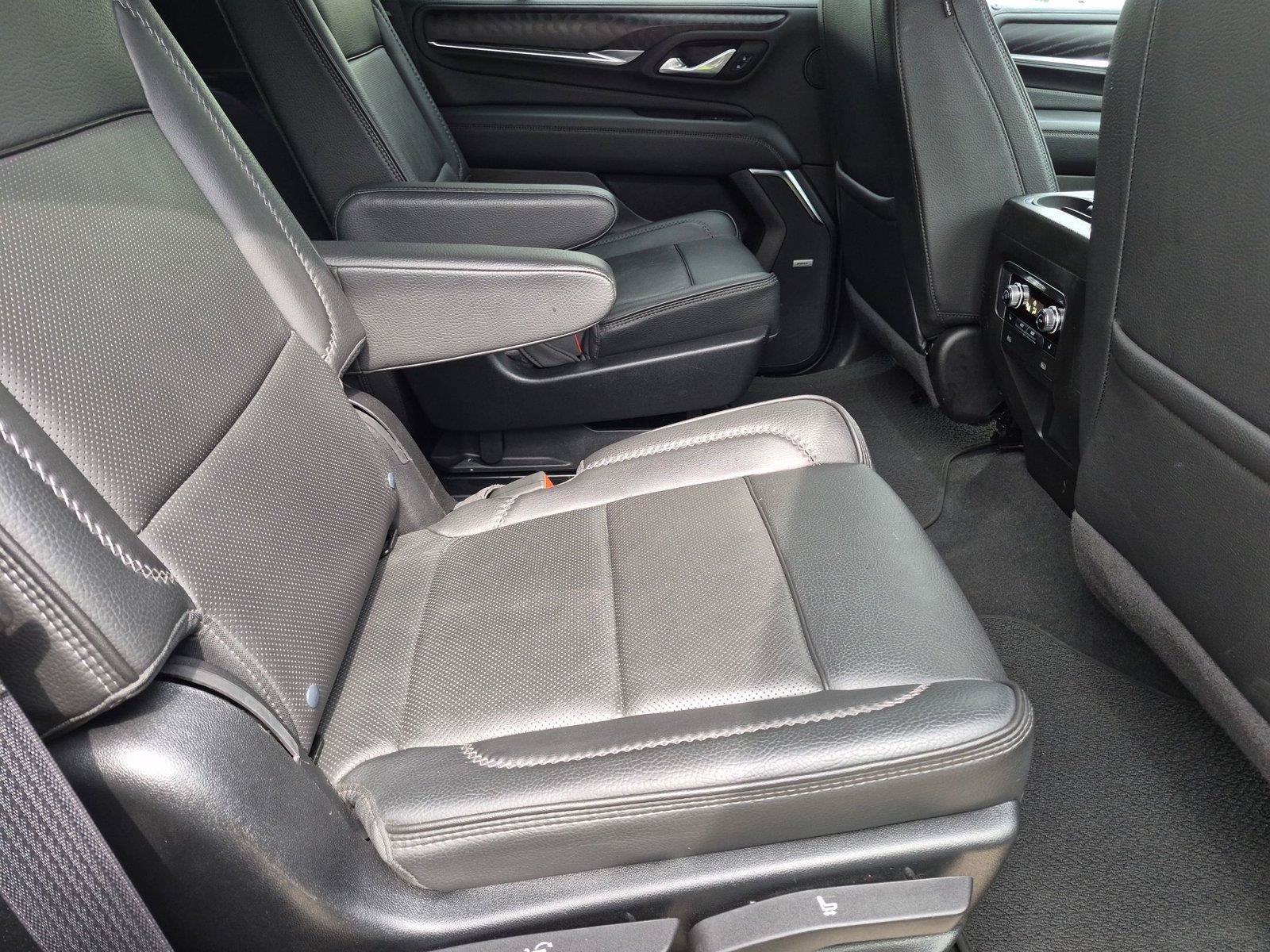 Used 2024 GMC Yukon Denali RWD image 29