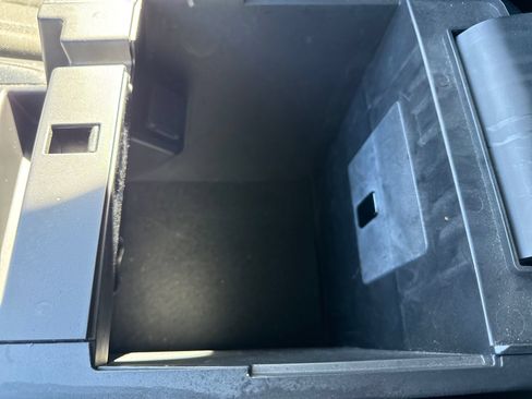 Used 2021 Ford Explorer XLT RWD image 26