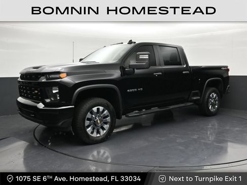 Used 2023 Chevrolet Silverado 2500 Custom w/ Custom Value Package AWD/4WD image 1