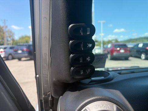 Used 2016 Jeep Wrangler Unlimited Sport AWD/4WD image 31