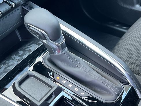 New 2025 GMC Canyon Elevation w/ Technology Package image 18