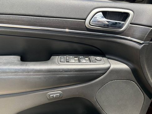 Used 2018 Jeep Grand Cherokee Limited w/ Luxury Group II AWD/4WD image 12