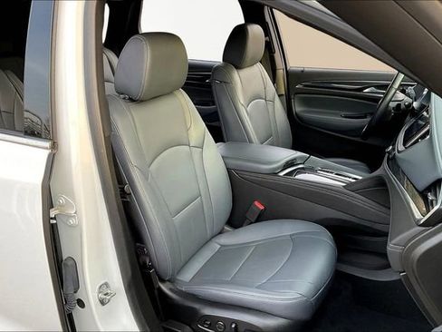 Used 2024 Buick Enclave Premium image 20