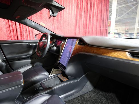 Used 2020 Tesla Model S Long Range image 25