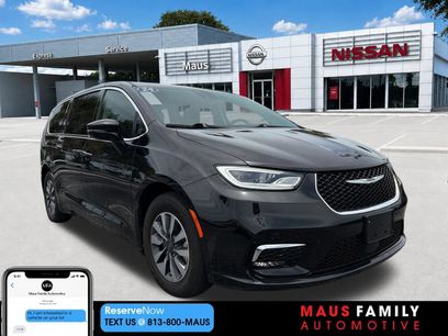 Used 2024 Chrysler Pacifica Limited